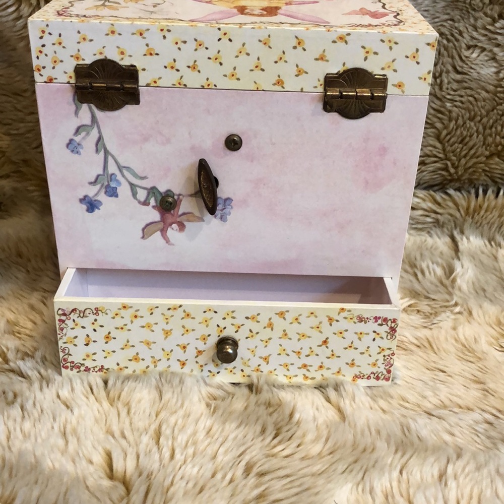Music Box - Picture 6 of 7